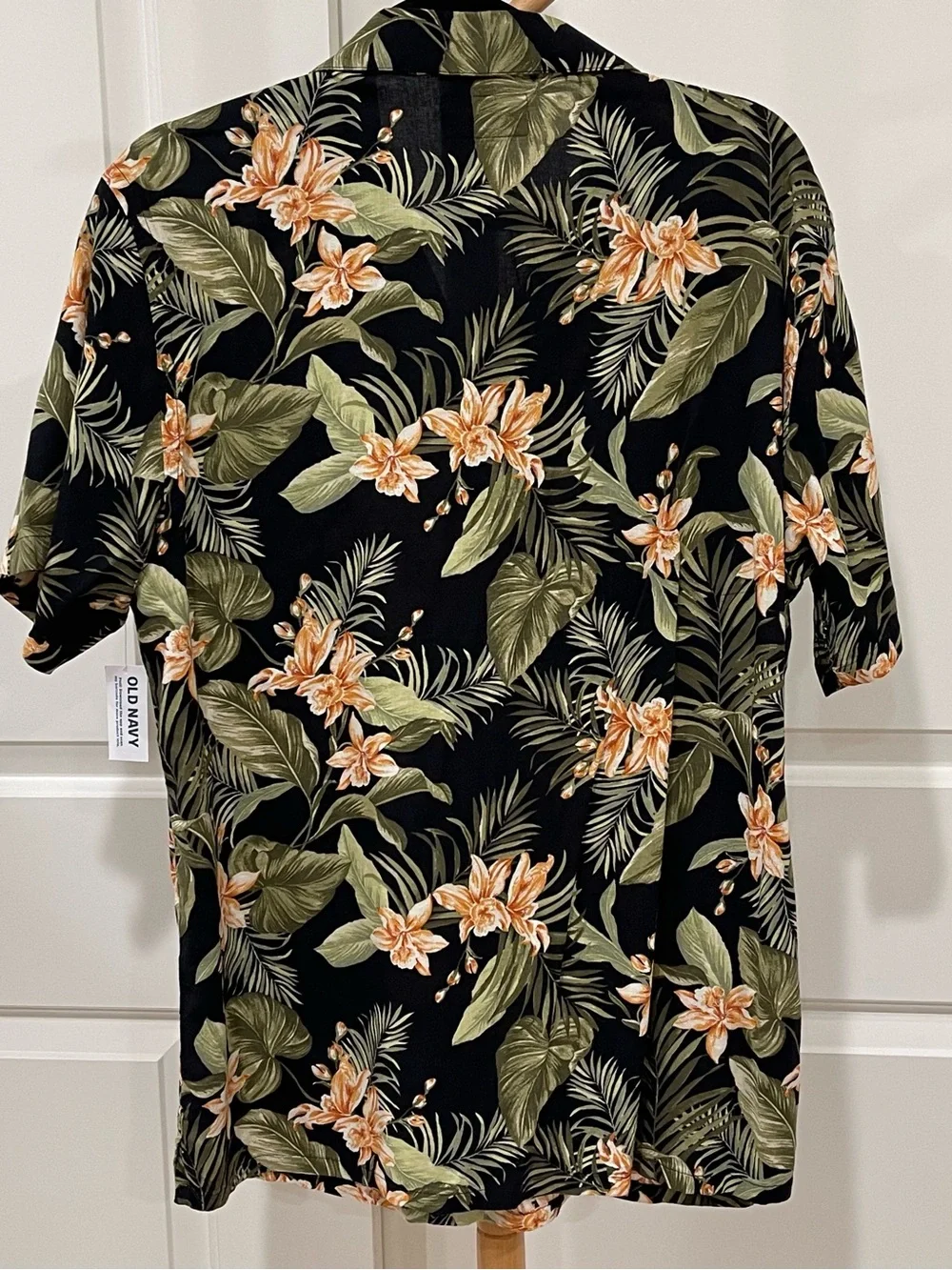 Old Navy Men's Black Tropical Floral Short-Sleeve Shirt